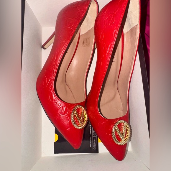 Valentino Red Heels - Picture 2 of 5